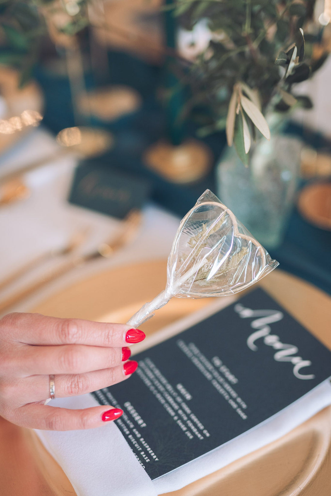 Luxury Lollipop Favours & Wedding Inspiration at Bourton Hall-Emily's Lollies